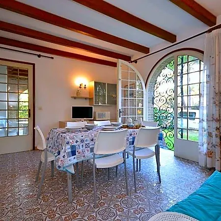 Elegant With Generous Outdoor Space *
